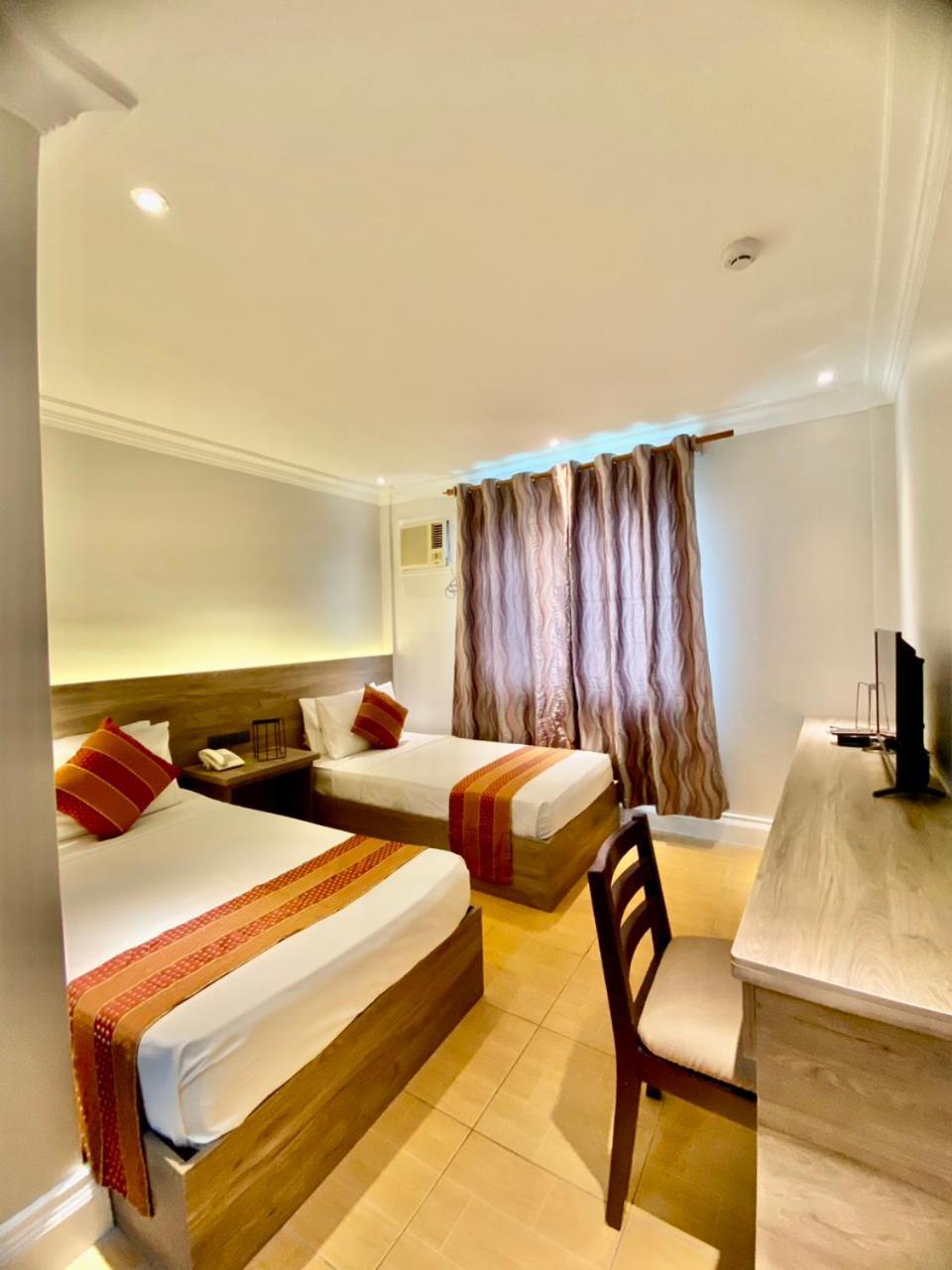 Hotel Euroasia By Bluebookers Angeles Εξωτερικό φωτογραφία