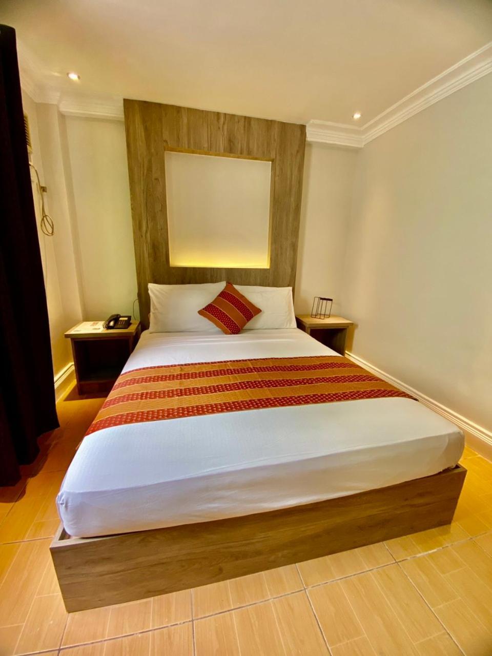 Hotel Euroasia By Bluebookers Angeles Εξωτερικό φωτογραφία