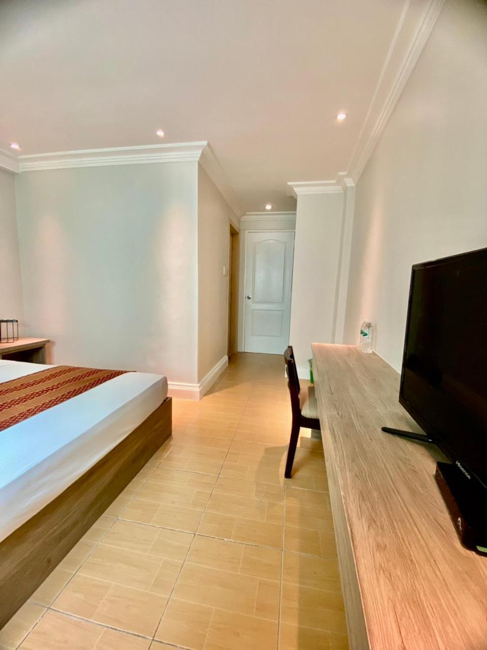 Hotel Euroasia By Bluebookers Angeles Εξωτερικό φωτογραφία