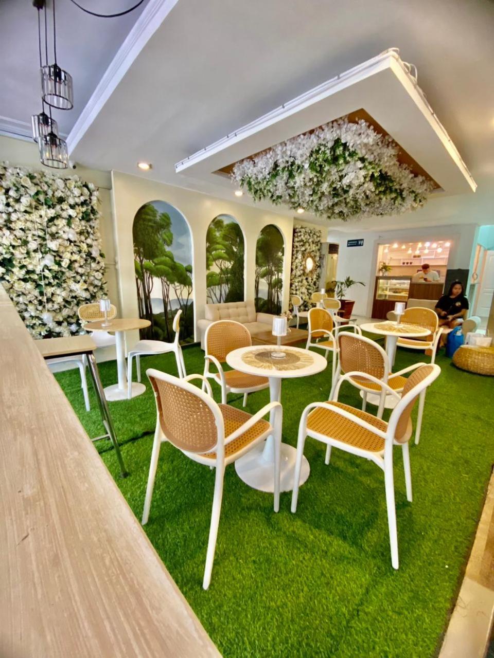 Hotel Euroasia By Bluebookers Angeles Εξωτερικό φωτογραφία