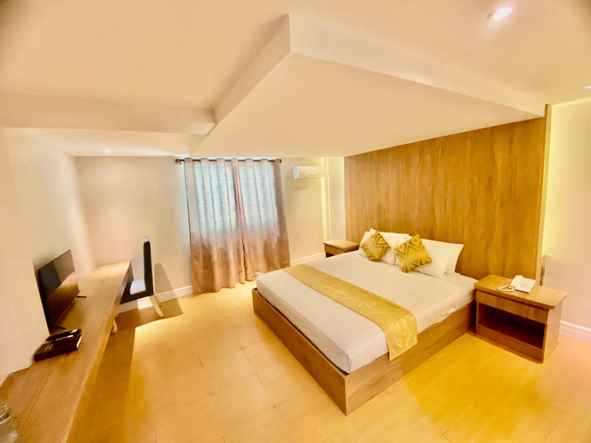 Hotel Euroasia By Bluebookers Angeles Εξωτερικό φωτογραφία